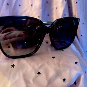 Authentic Womens Gucci Sunglasses